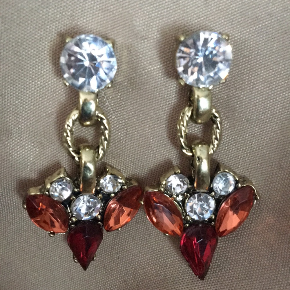 SALE! NWT ViVI  Crystal Earrings